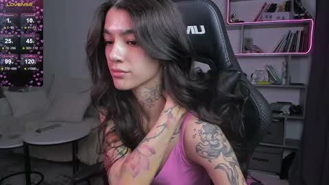 vinkitinkii online show from February 7, 2025, 10:08 am