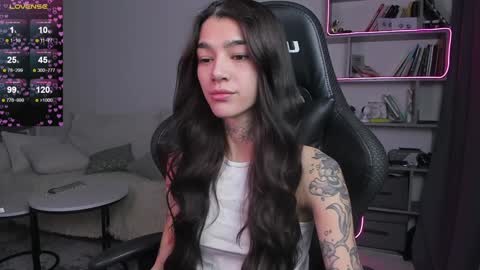 vinkitinkii online show from February 8, 2025, 6:43 am