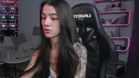 vinkitinkii online show from February 23, 2025, 8:06 am