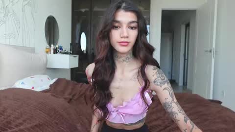 vinkitinkii online show from October 7, 2025, 6:54 am