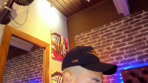 ---Vinzen--- online show from December 23, 2025, 1:36 am