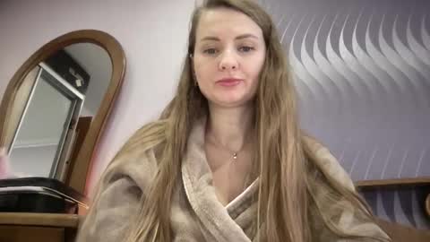 Funny  girl online show from December 3, 2025, 9:40 am