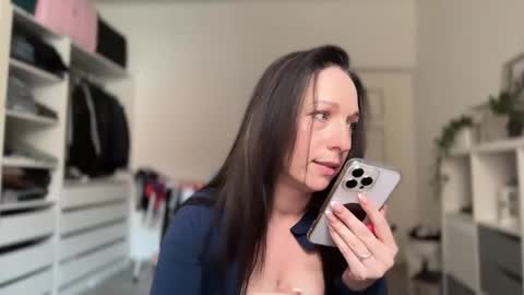 Snapshot of viola_beck chatting on March 13, 2026, 10:00 am Vio online show from March 13, 2026, 10:00 am