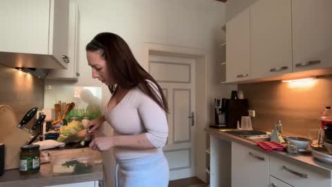 Snapshot of viola_beck chatting on March 19, 2026, 10:41 am Vio online show from March 19, 2026, 10:41 am