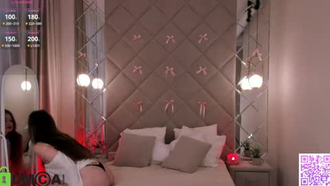 Viola online show from April 4, 2026, 1:04 am