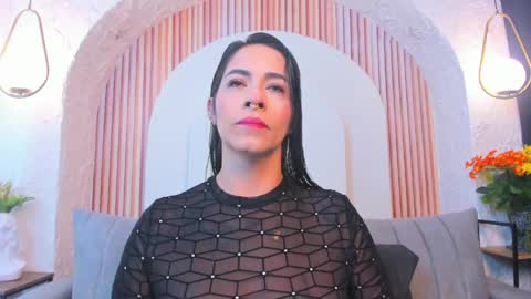 Snapshot of violeet_scottt chatting on June 5, 2026, 10:43 am Violette online show from June 5, 2026, 10:43 am