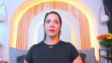 Snapshot of violeet_scottt chatting on June 6, 2026, 10:42 am Violette online show from June 6, 2026, 10:42 am