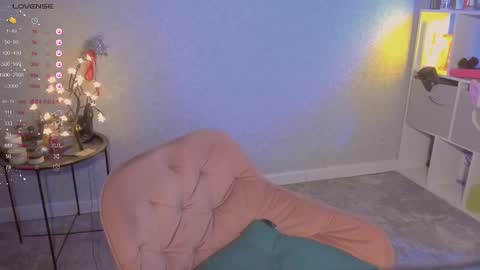 violet____h online show from March 11, 2025, 7:58 pm