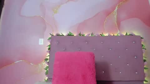 violet__taylor_ online show from April 9, 2026, 2:22 am