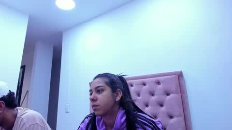 Snapshot of violet_and_myers chatting on September 19, 2025, 11:33 am Violet and Myers online show from September 19, 2025, 11:33 am