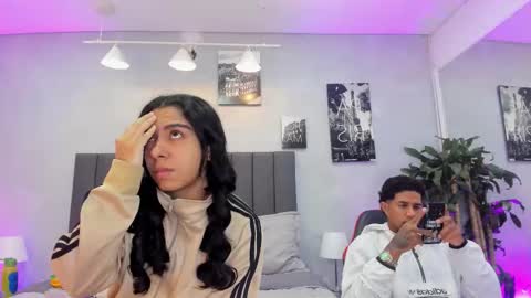 Snapshot of violet_and_myers chatting on November 12, 2025, 11:10 am Violet and Myers online show from November 12, 2025, 11:10 am