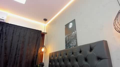 Snapshot of violet_and_myers chatting on November 27, 2025, 10:56 pm Violet and Myers online show from November 27, 2025, 10:56 pm