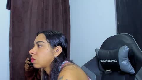 Snapshot of violet_and_myers chatting on January 13, 2026, 8:14 pm Violet and Myers online show from January 13, 2026, 8:14 pm