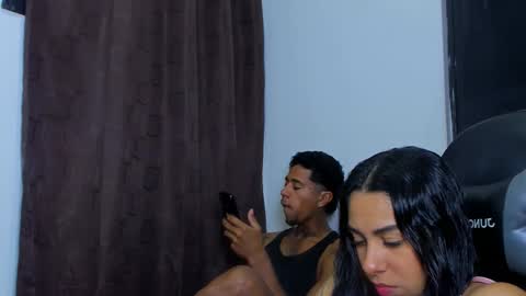 Snapshot of violet_and_myers chatting on January 15, 2026, 8:23 pm Violet and Myers online show from January 15, 2026, 8:23 pm