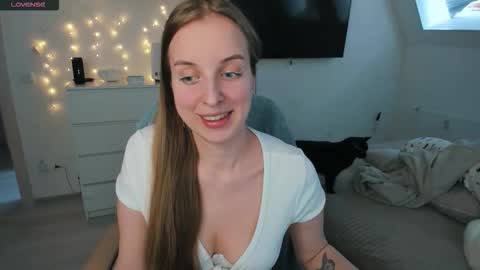 Violet online show from March 27, 2026, 12:49 pm