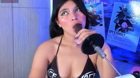 Violet Fiore online show from March 27, 2026, 3:01 pm