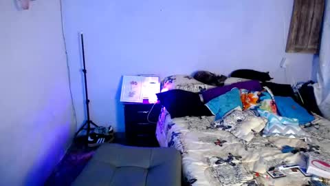 violet_hyuga online show from February 20, 2025, 7:34 am