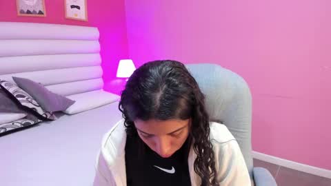 violet_sinclair online show from April 15, 2026, 11:17 am