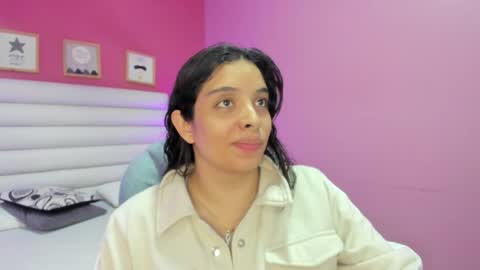 violet_sinclair online show from May 5, 2026, 11:29 am