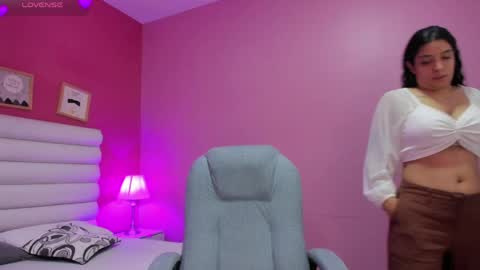 violet_sinclair online show from May 15, 2026, 11:28 am
