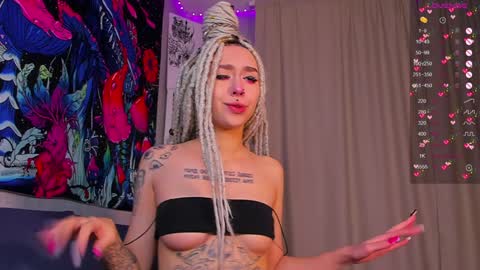 Violet online show from January 12, 2025, 5:03 am