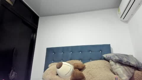 violeta_bigboobs_25_ online show from April 7, 2026, 2:45 am