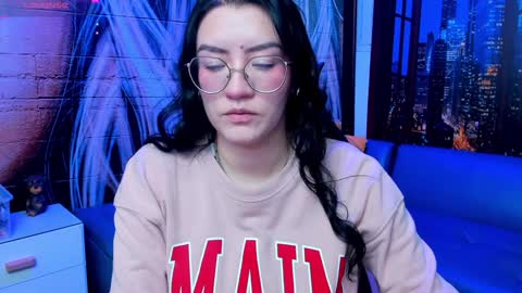 Snapshot of violeta_diazz chatting on December 29, 2024, 8:04 pm     online show from December 29, 2024, 8:04 pm