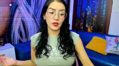 Snapshot of violeta_diazz chatting on March 6, 2025, 8:16 pm     online show from March 6, 2025, 8:16 pm