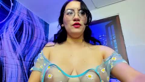 Snapshot of violeta_diazz chatting on March 11, 2025, 11:15 pm     online show from March 11, 2025, 11:15 pm