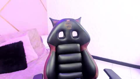     online show from November 28, 2025, 9:17 pm