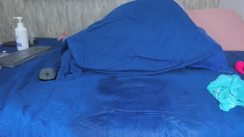 violeta london online show from February 8, 2025, 9:13 am