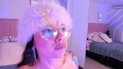 Violeta online show from June 5, 2026, 6:35 pm