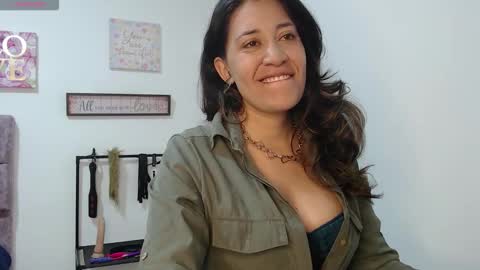 violeta_scott_ online show from March 19, 2026, 1:37 pm