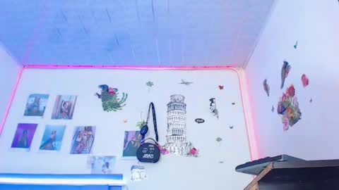 Snapshot of violetaconny chatting on February 22, 2026, 8:29 pm violetaconny online show from February 22, 2026, 8:29 pm