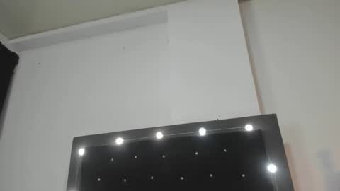 VioletaDums online show from April 17, 2026, 4:59 am