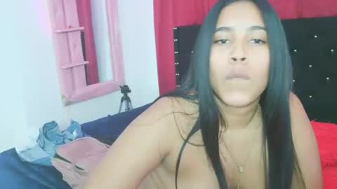 violetasexi_69 online show from December 5, 2025, 4:14 pm