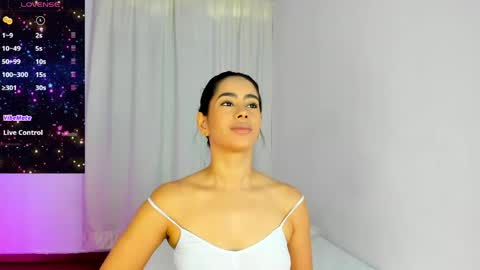 Snapshot of violetasotter chatting on April 18, 2026, 12:09 pm Violeta online show from April 18, 2026, 12:09 pm