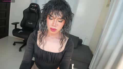 Violet online show from December 26, 2024, 1:18 am