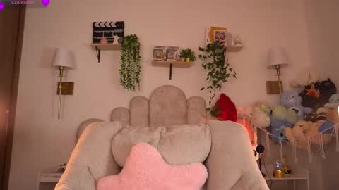 Snapshot of violeth___ chatting on February 12, 2026, 1:06 pm violeth___ online show from February 12, 2026, 1:06 pm