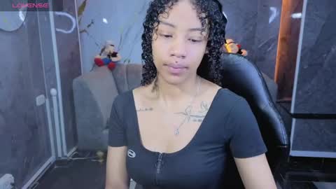 Snapshot of violeth_b chatting on April 27, 2026, 12:47 pm violeth_b online show from April 27, 2026, 12:47 pm