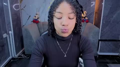 Snapshot of violeth_b chatting on May 8, 2026, 12:54 pm violeth_b online show from May 8, 2026, 12:54 pm
