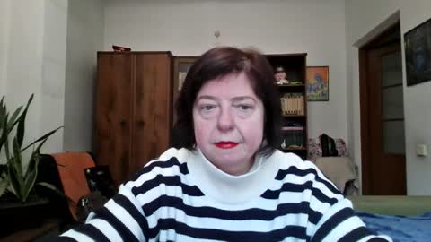 Snapshot of violetpulse chatting on February 5, 2026, 12:10 pm violetpulse online show from February 5, 2026, 12:10 pm