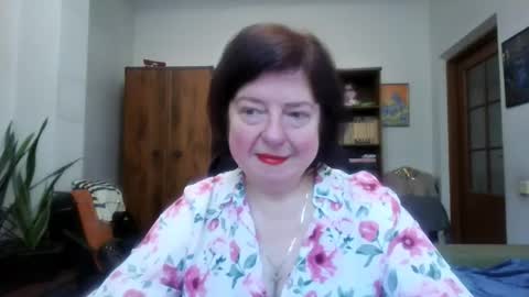 Snapshot of violetpulse chatting on February 14, 2026, 12:13 pm violetpulse online show from February 14, 2026, 12:13 pm