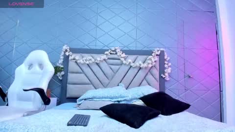 Violet Rousse online show from February 9, 2025, 7:52 pm