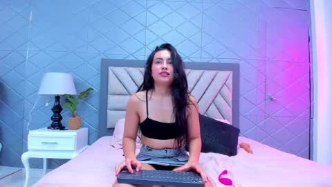 Violet Rousse online show from February 10, 2025, 6:56 pm