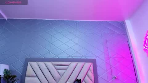 Violet Rousse online show from February 18, 2025, 3:32 pm