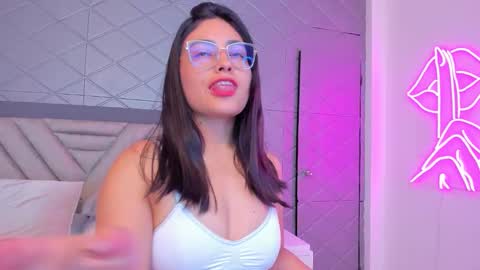 Violet Rousse online show from March 31, 2026, 3:23 pm