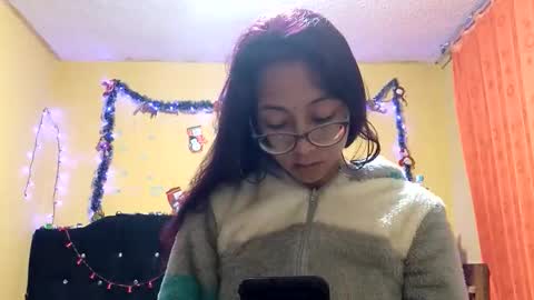 Violet777  online show from December 19, 2025, 8:43 am