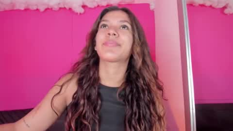 violett_24_ online show from March 11, 2025, 12:28 pm