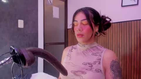 Violett online show from February 12, 2026, 5:24 am